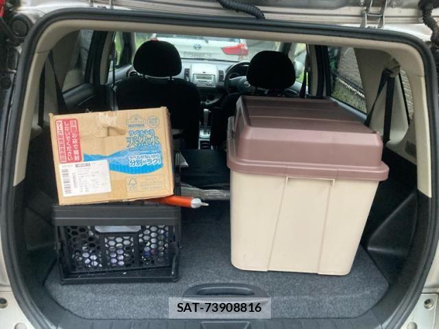 Nissan NOTE 2010-04 8881331-9