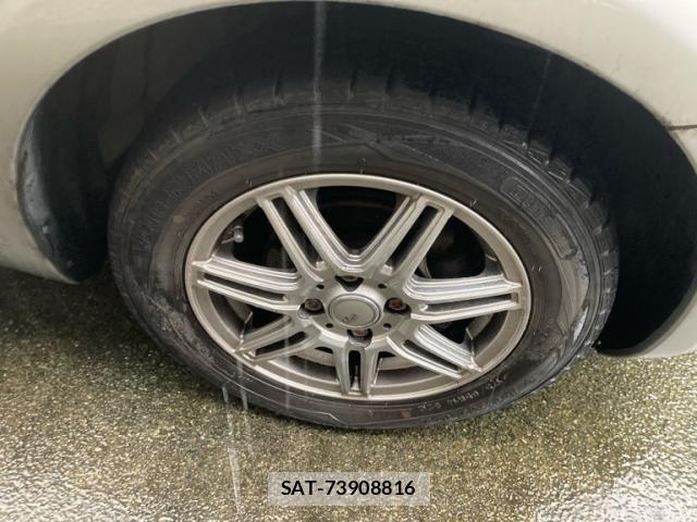 Nissan NOTE 2010-04 8881331-2
