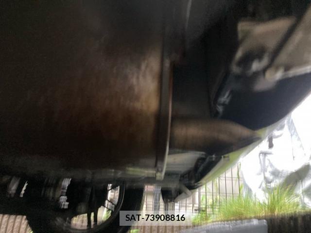 Nissan NOTE 2010-04 8881331-6