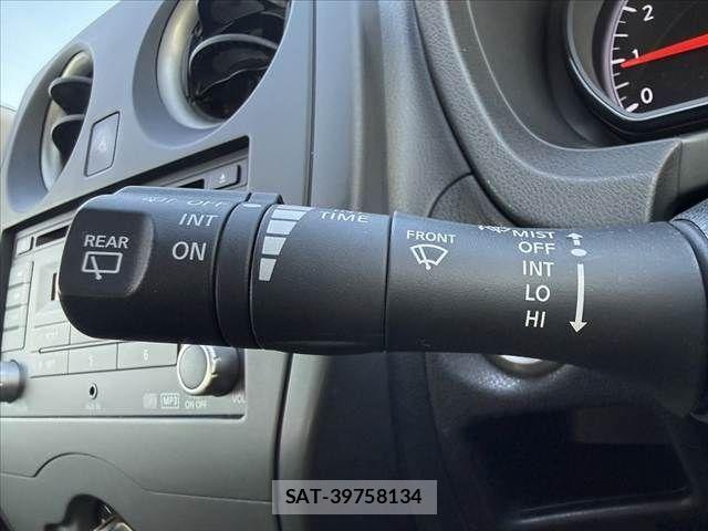Nissan NOTE 2018-09 8884098-22