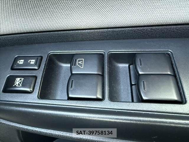 Nissan NOTE 2018-09 8884098-26