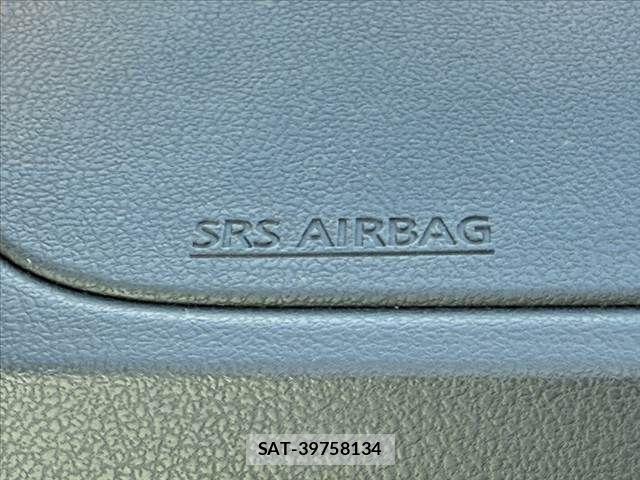 Nissan NOTE 2018-09 8884098-27