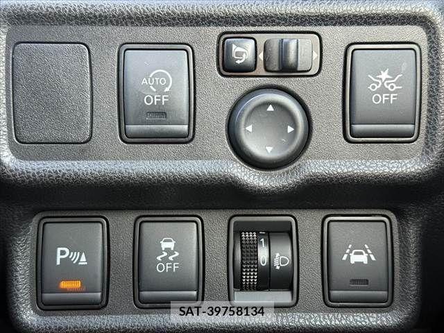 Nissan NOTE 2018-09 8884098-2