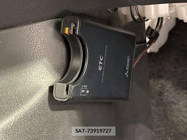 Nissan NOTE 2016-11 8884097-5