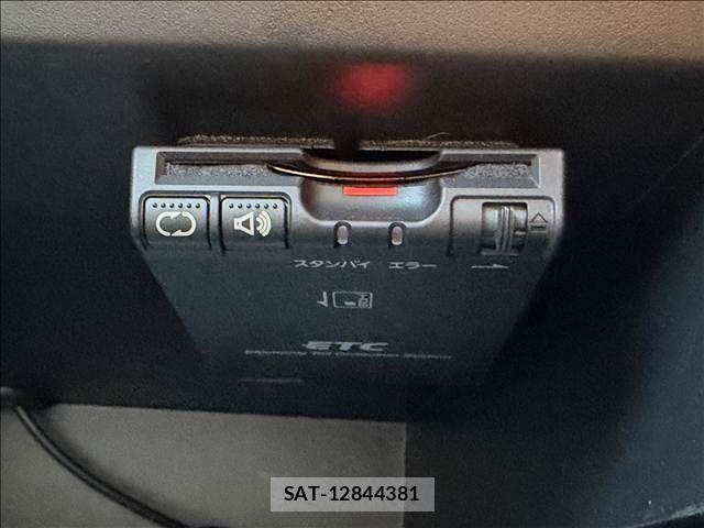 Nissan NOTE 2015-09 8884102-13