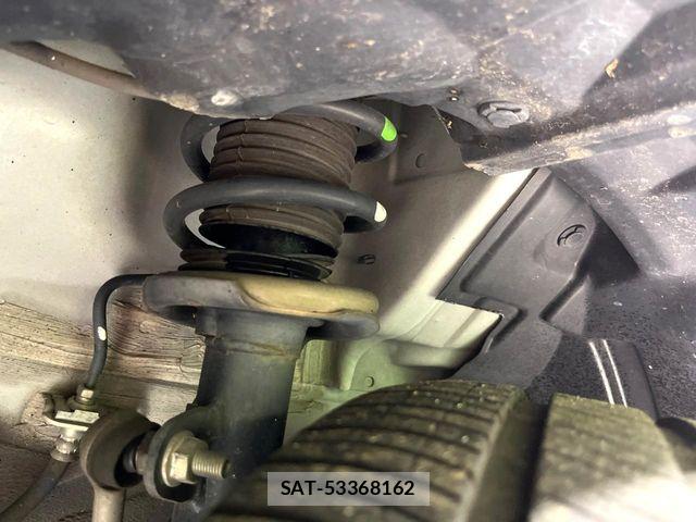 Nissan NOTE 2013-09 8884101-19