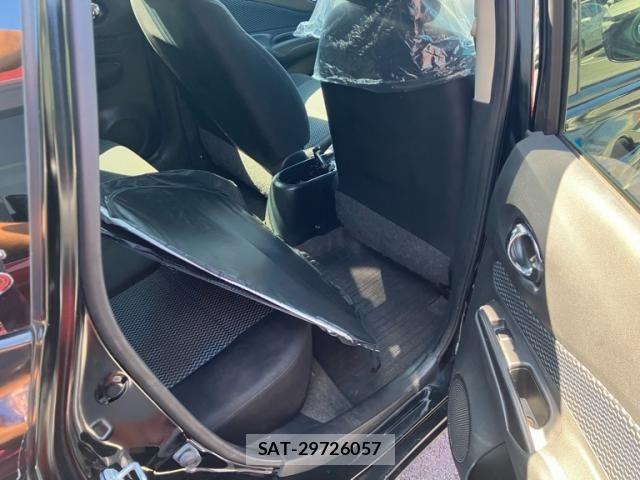 Nissan NOTE 2015-09 8884105-13