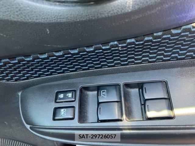 Nissan NOTE 2015-09 8884105-17