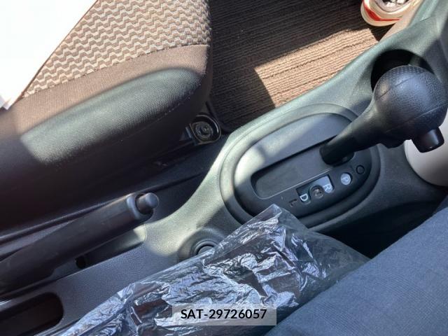 Nissan NOTE 2015-09 8884105-22
