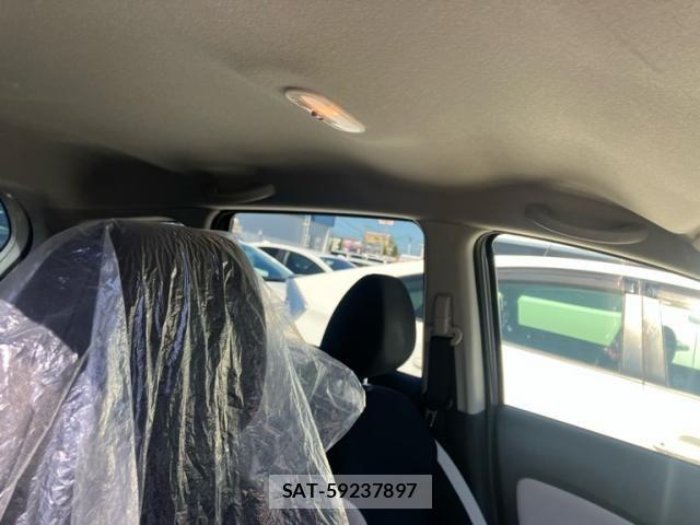 Nissan NOTE 2017-05 8884103-13