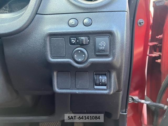 Nissan NOTE 2013-09 8884106-14