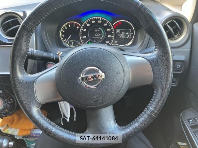 Nissan NOTE 2013-09 8884106-15