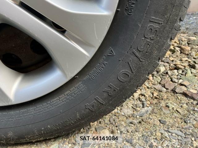 Nissan NOTE 2013-09 8884106-5
