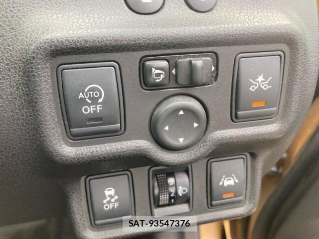 Nissan NOTE 2014-01 8884108-13