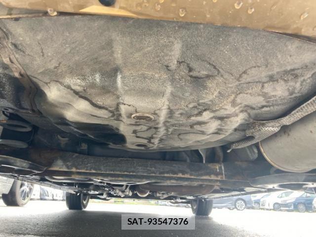 Nissan NOTE 2014-01 8884108-23