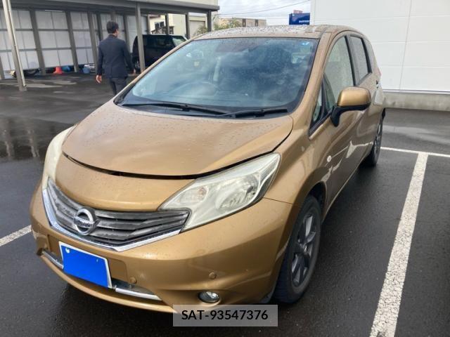 Nissan NOTE 2014-01 8884108-2