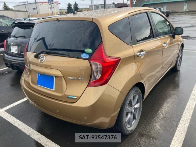 Nissan NOTE 2014-01 8884108-5