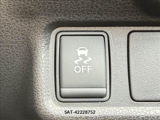 Nissan NOTE 2015-10 8884099-14