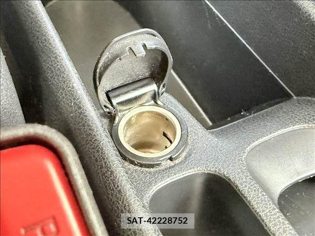 Nissan NOTE 2015-10 8884099-15
