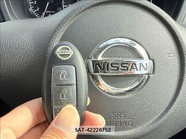 Nissan NOTE 2015-10 8884099-17