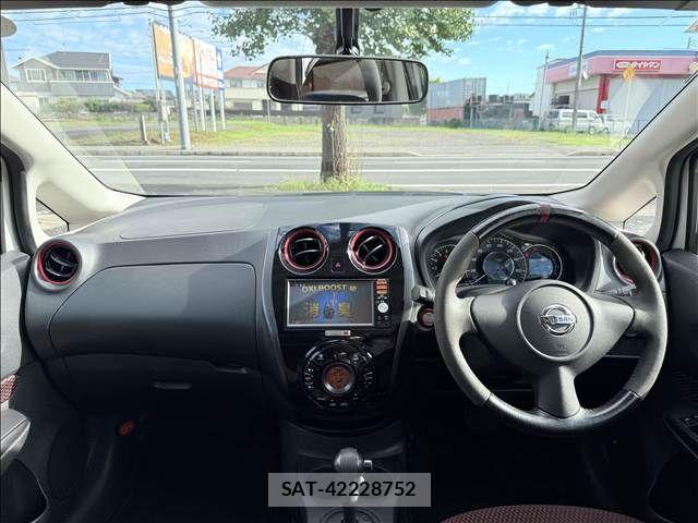 Nissan NOTE 2015-10 8884099-1