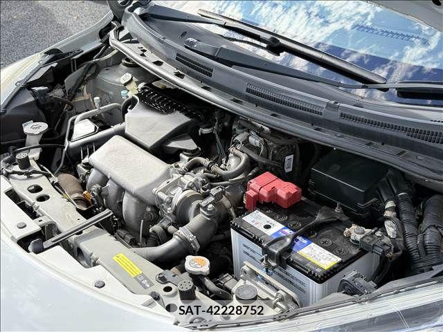 Nissan NOTE 2015-10 8884099-19