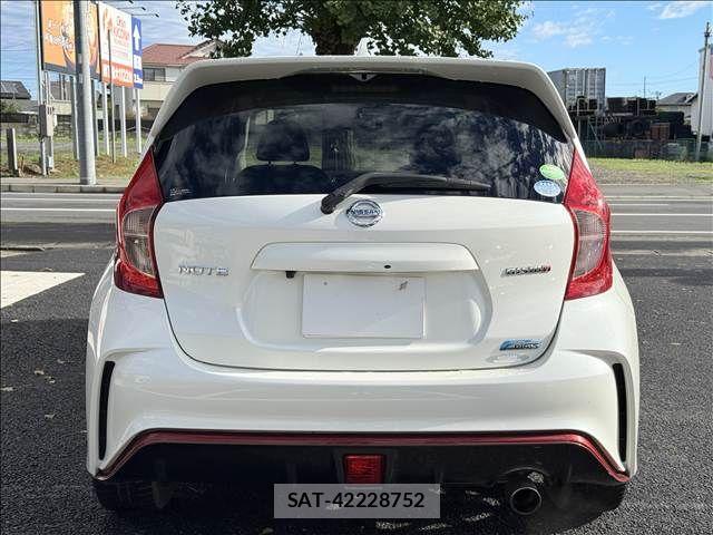 Nissan NOTE 2015-10 8884099-22