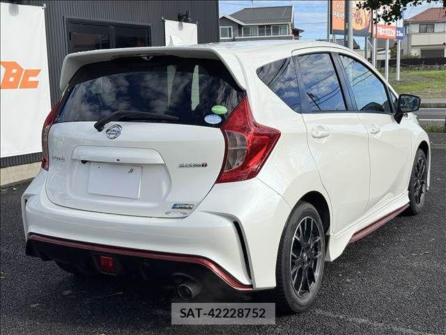 Nissan NOTE 2015-10 8884099-23
