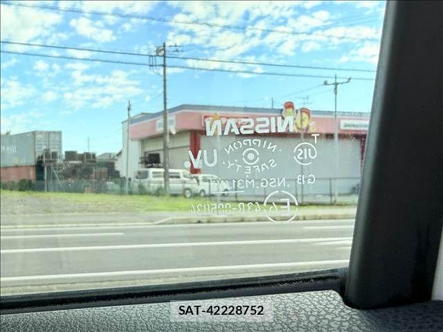 Nissan NOTE 2015-10 8884099-28