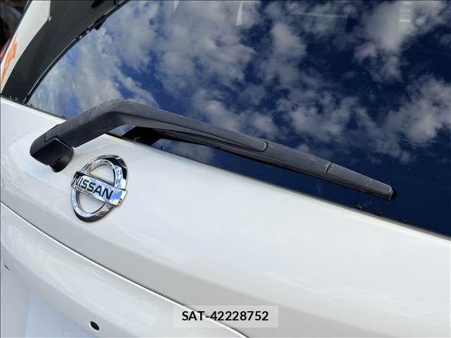 Nissan NOTE 2015-10 8884099-29