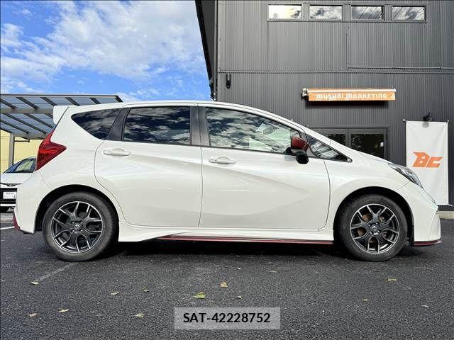 Nissan NOTE 2015-10 8884099-6