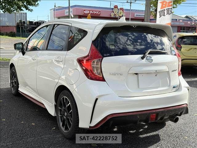 Nissan NOTE 2015-10 8884099-7