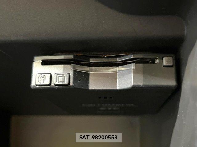 Nissan NOTE 2015-12 8884100-5