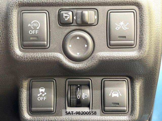 Nissan NOTE 2015-12 8884100-6