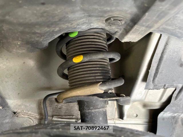 Nissan NOTE 2017-04 2830413-19