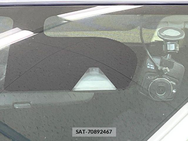 Nissan NOTE 2017-04 2830413-2