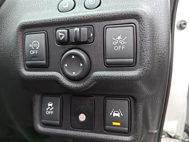 Nissan NOTE 2017-03 3678673-18