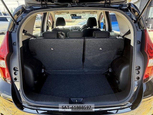 Nissan NOTE 2016-11 4046546-7