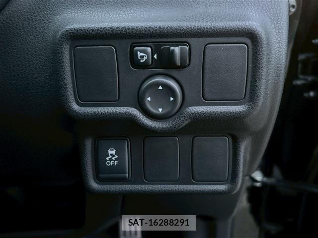 Nissan NOTE 2015-11 4110842-17