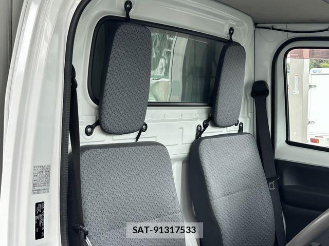 Nissan CLIPPER 2019-04 1212986-21