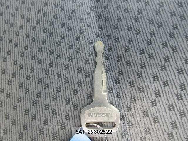 Nissan CLIPPER 2017-06 1293056-13