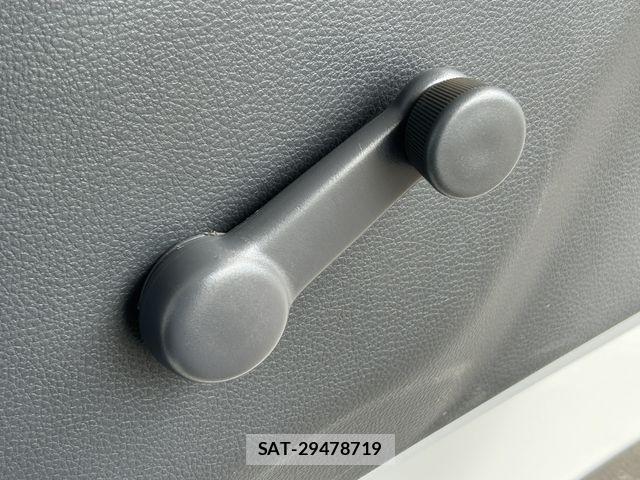 Nissan CLIPPER 2019-08 1317136-25