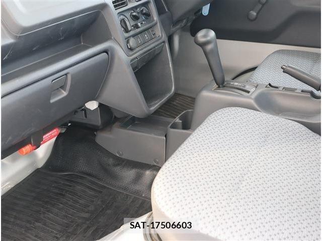 Nissan CLIPPER 2022-01 3735872-11