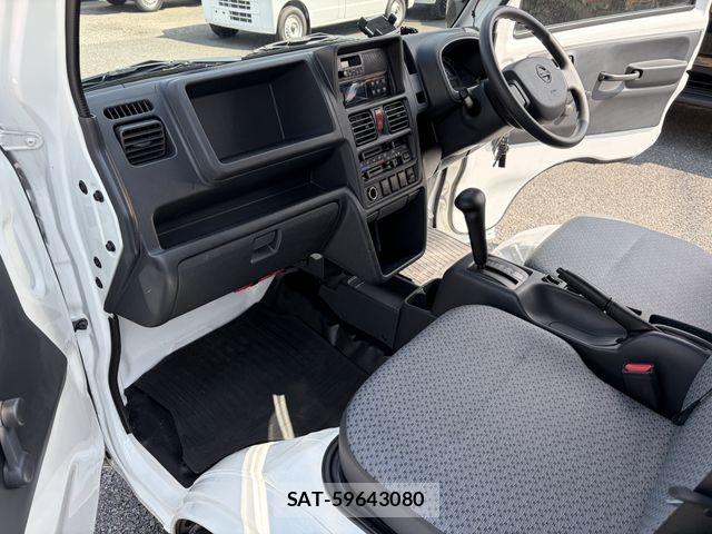 Nissan CLIPPER 2015-04 5874685-18