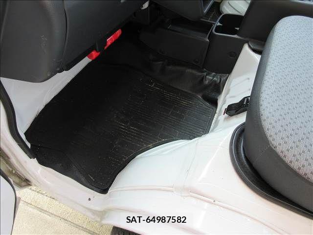 Nissan CLIPPER 2023-08 6015206-24