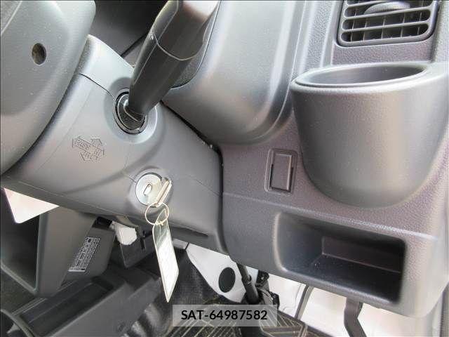Nissan CLIPPER 2023-08 6015206-7