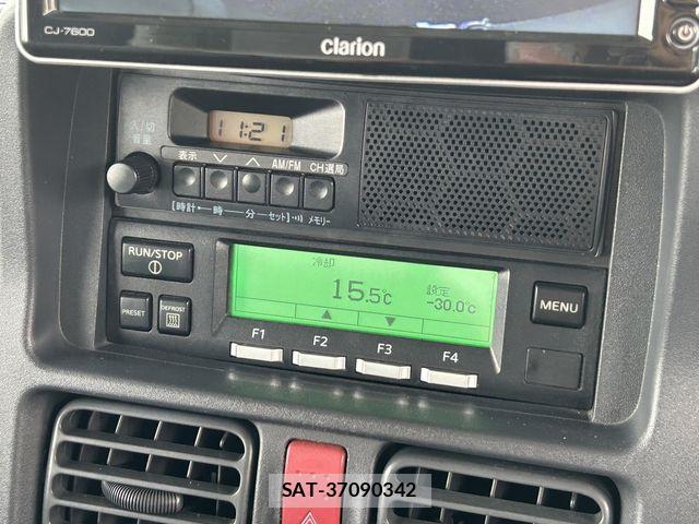 Nissan CLIPPER 2019-10 6642132-24