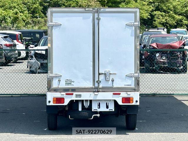 Nissan CLIPPER 2017-03 6996654-10