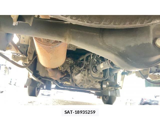 Nissan CLIPPER 2017-01 7456526-29