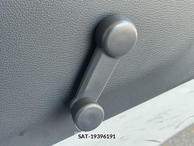 Nissan CLIPPER 2020-05 8131722-25